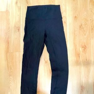 Lululemon Size 4 Black Wunderunder Luxtreme Tights 25” LIKE NEW WORN ONCE